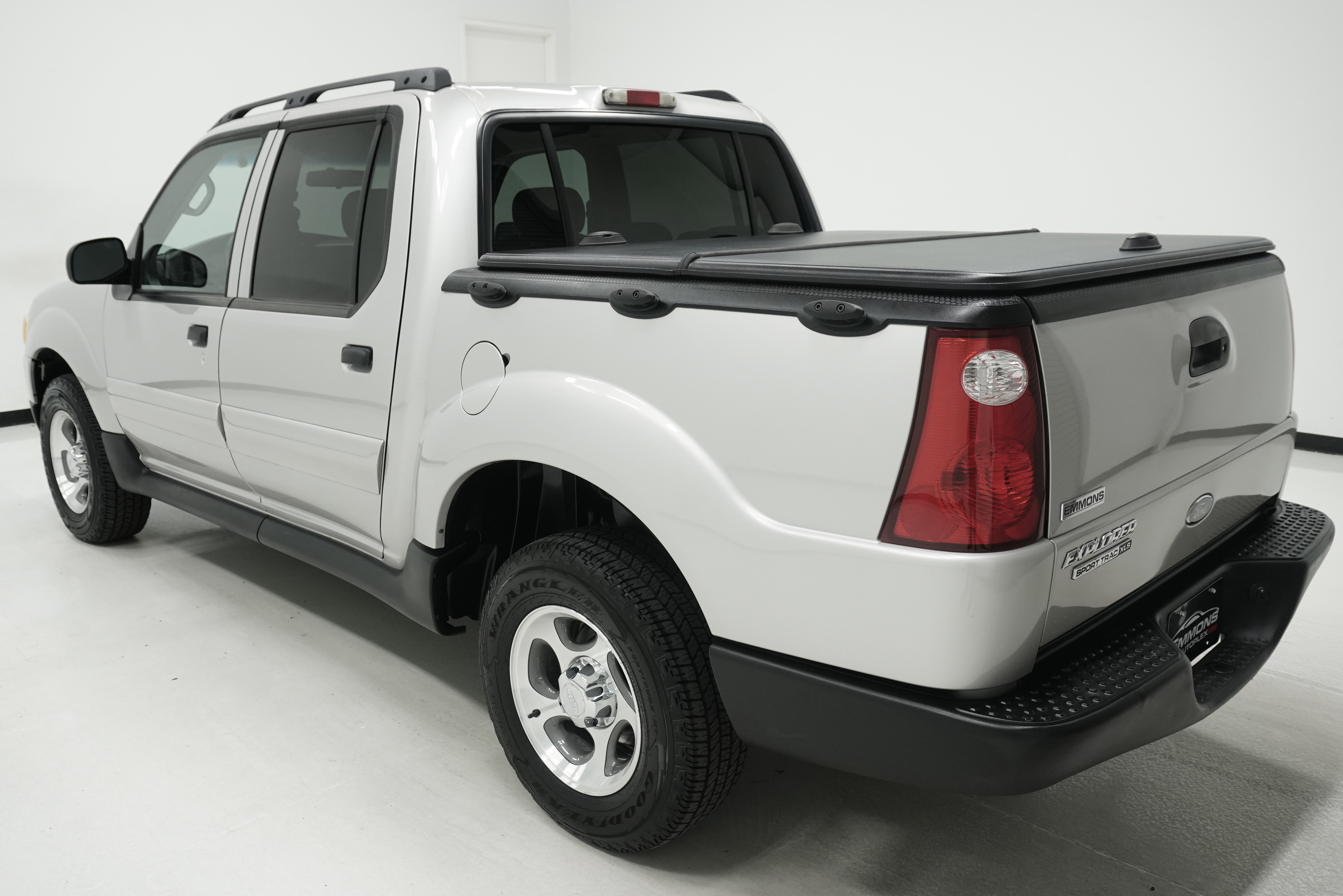 Used 2005 Ford Explorer Sport Trac Adrenalin RWD image 6