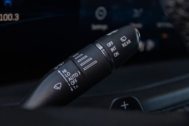 Used 2024 Cadillac XT4 Premium Luxury image 15