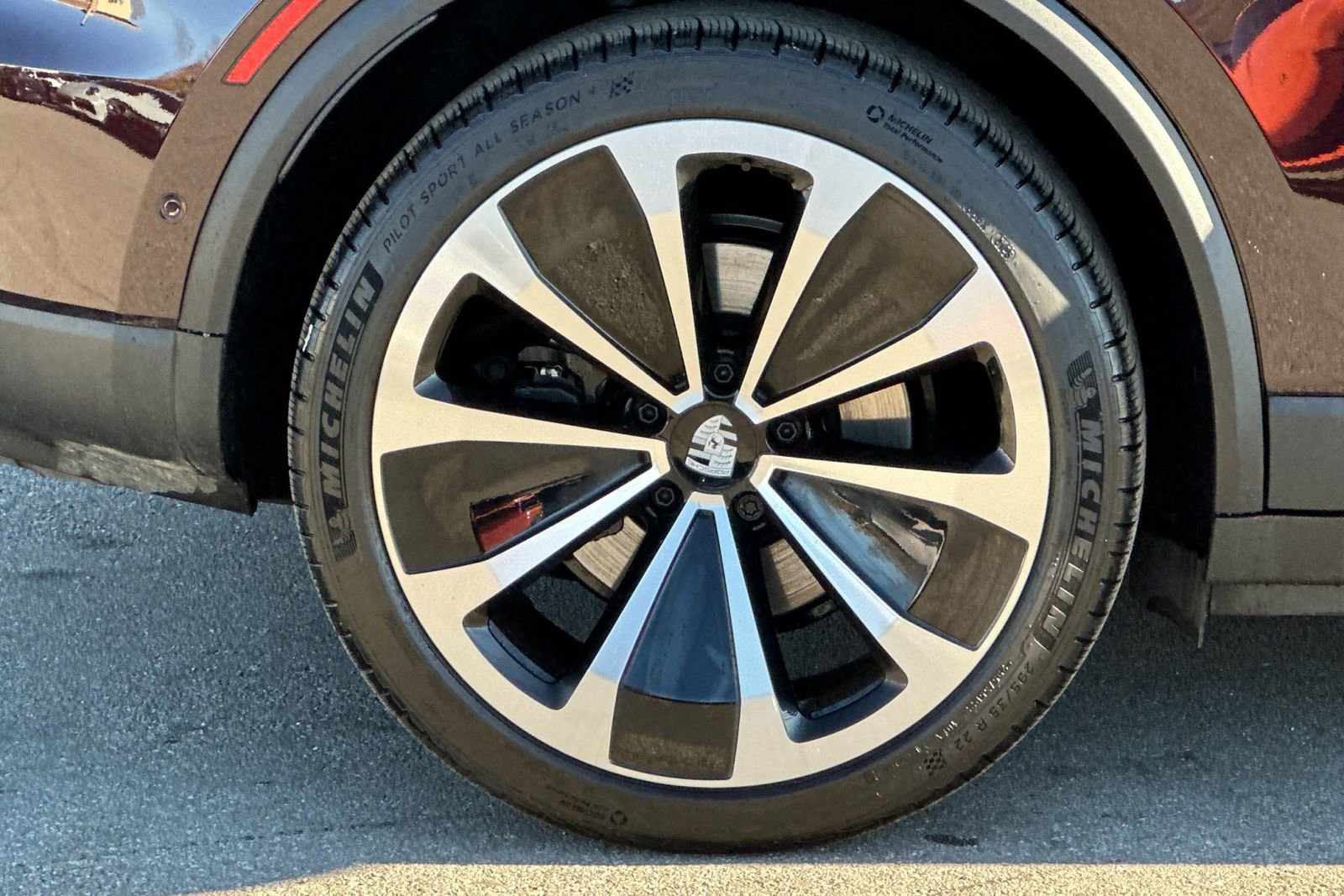 Certified 2025 Porsche Macan 4 Electric image 44