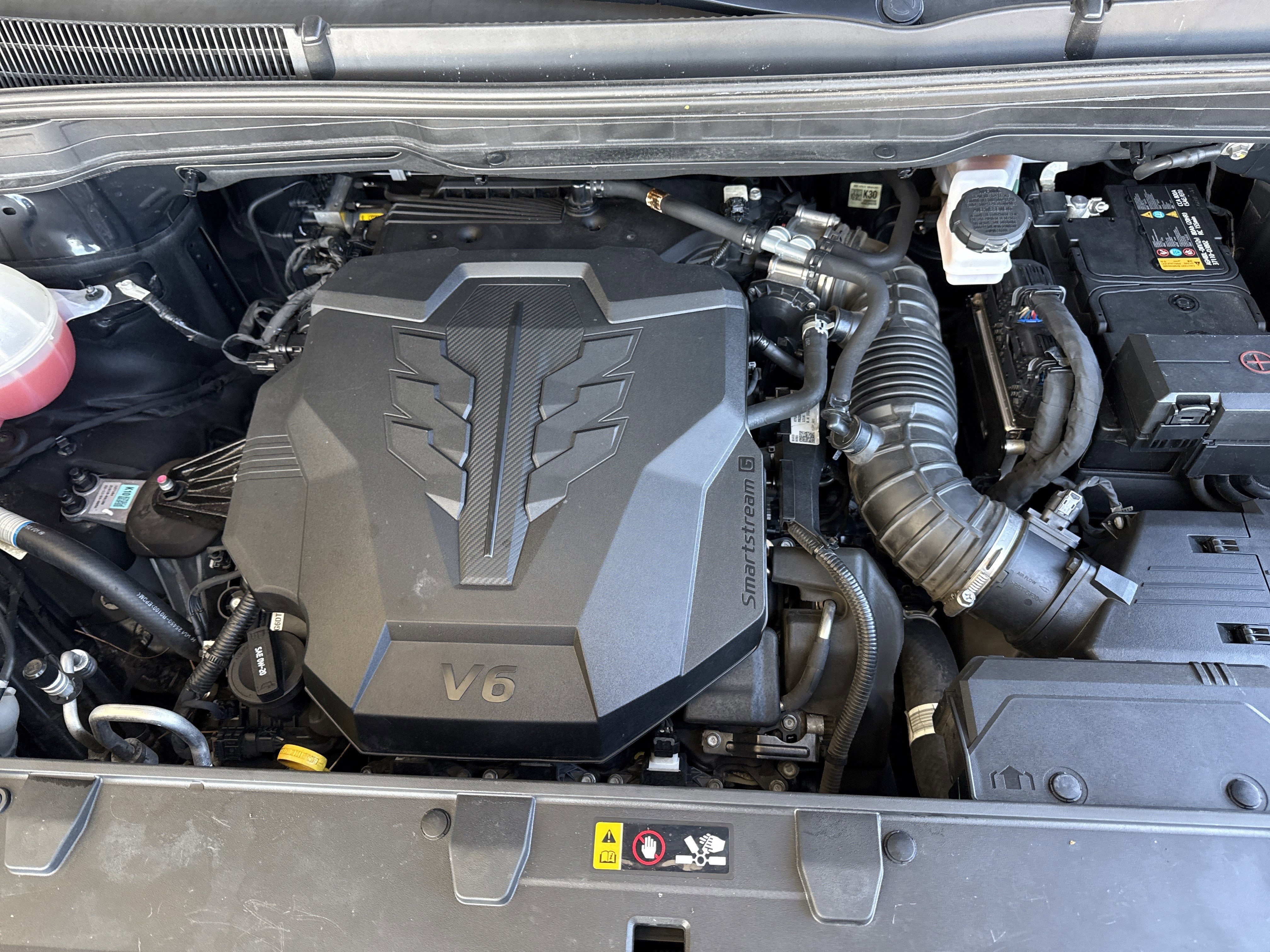 Used 2023 Kia Carnival LX image 31