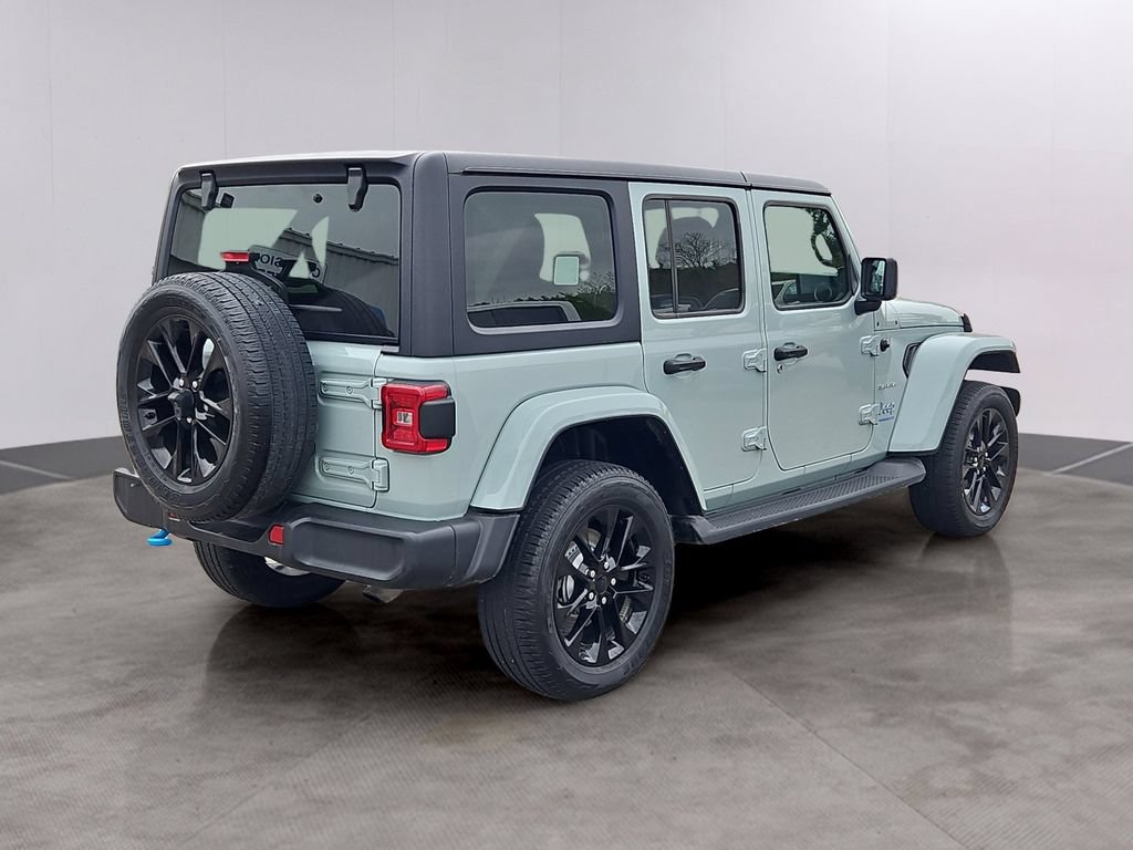 Used 2023 Jeep Wrangler Unlimited Sahara w/ Cold Weather Group AWD/4WD image 4