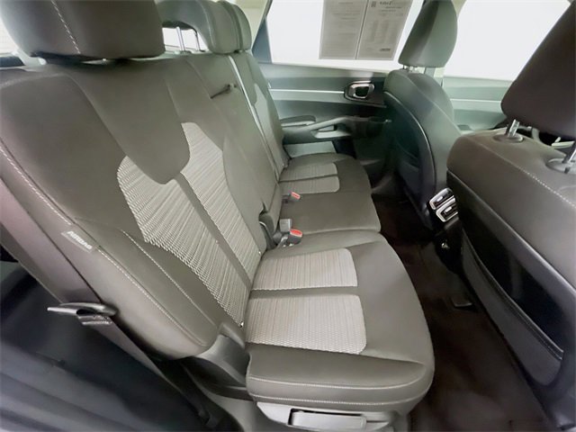 Used 2025 Kia Sorento LX image 27