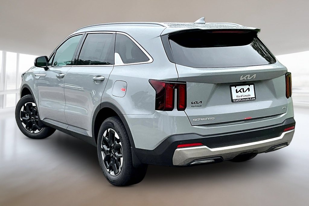 New 2026 Kia Sorento S FWD image 3