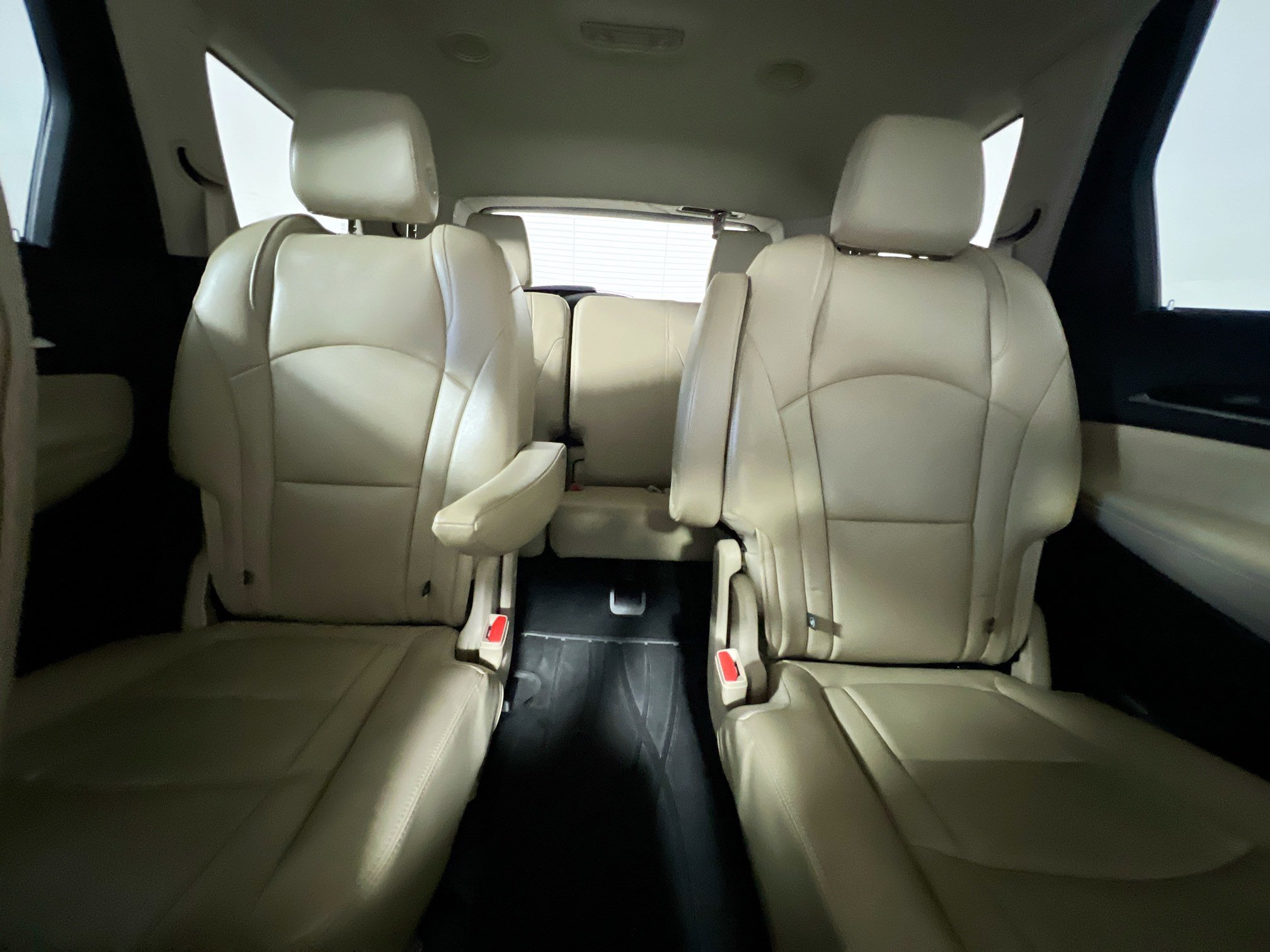 Used 2018 Buick Enclave Essence w/ Trailering Package FWD image 33