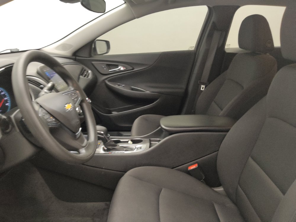 Used 2025 Chevrolet Malibu LS FWD image 17