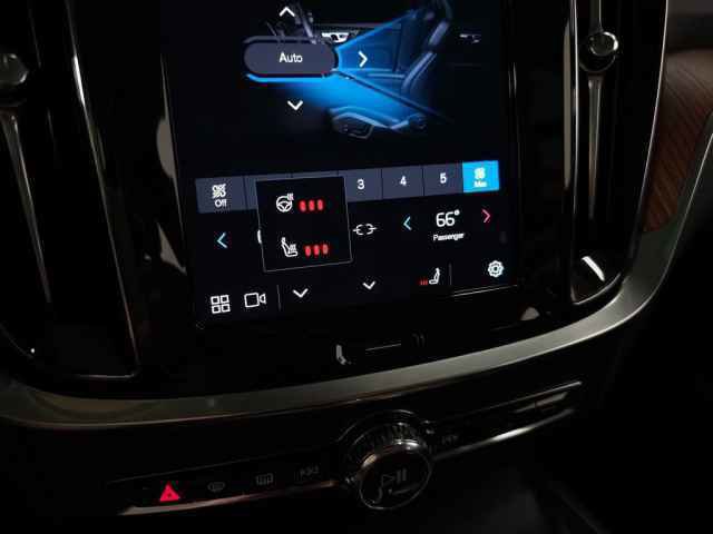 Used 2025 Volvo V60 B5 Cross Country Plus w/ Protection Package Premier image 27