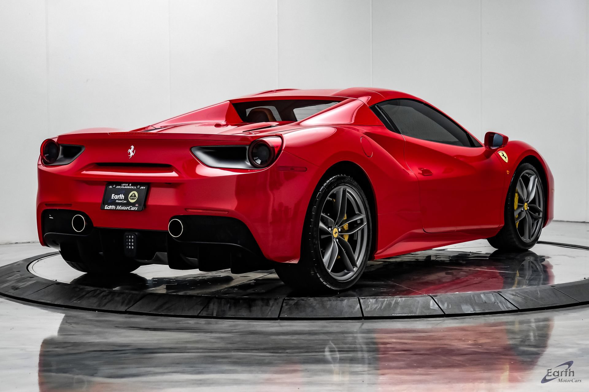 Used 2018 Ferrari 488 Spider RWD image 21