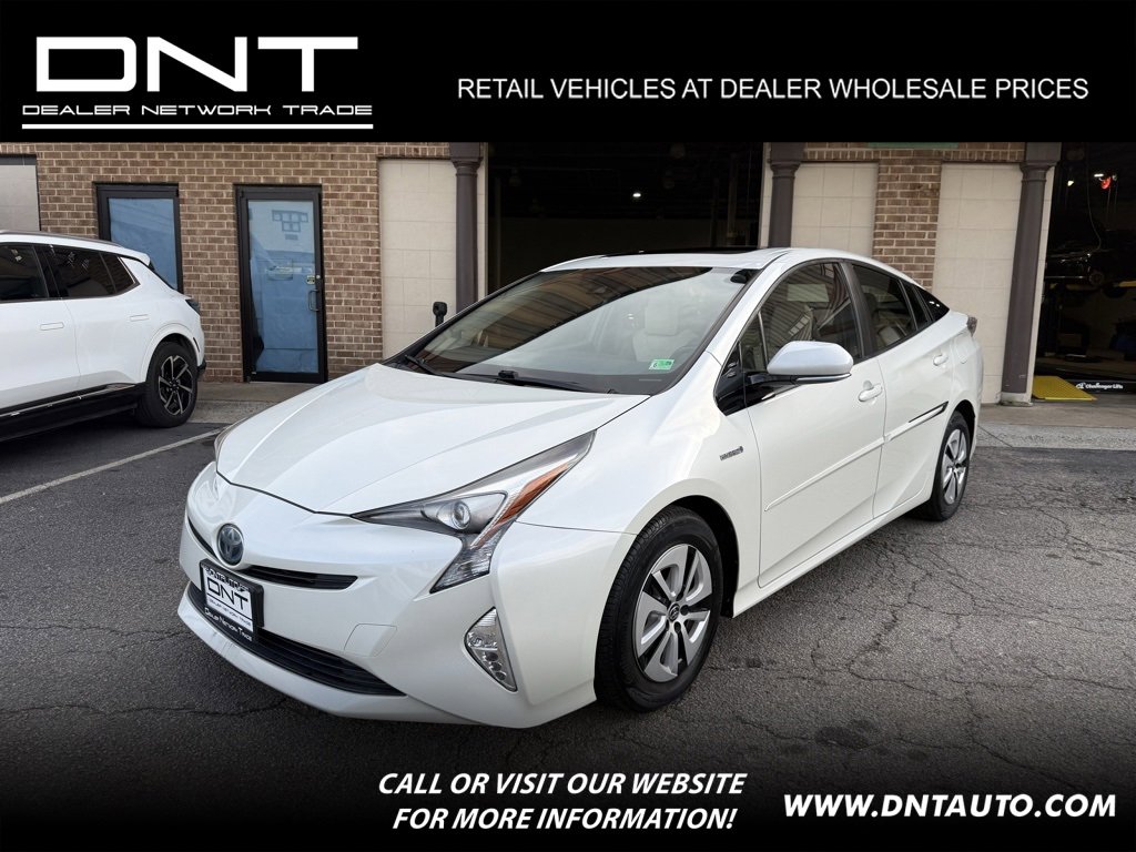 Used 2017 Toyota Prius Four image 1