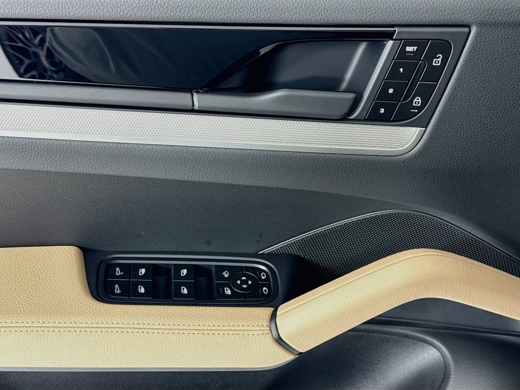 New 2026 Porsche Cayenne Coupe AWD/4WD image 11
