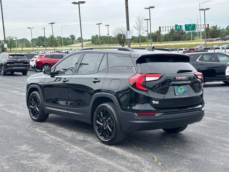 Certified 2024 GMC Terrain SLT w/ Tech Package AWD/4WD image 3