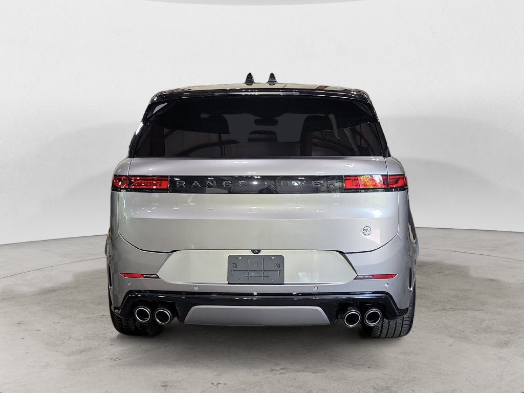 Used 2024 Land Rover Range Rover Sport AWD/4WD image 4