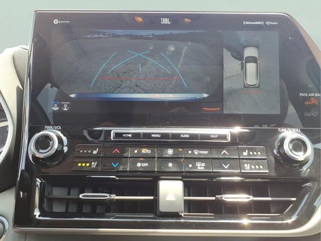 Used 2022 Toyota Highlander Limited AWD/4WD image 19