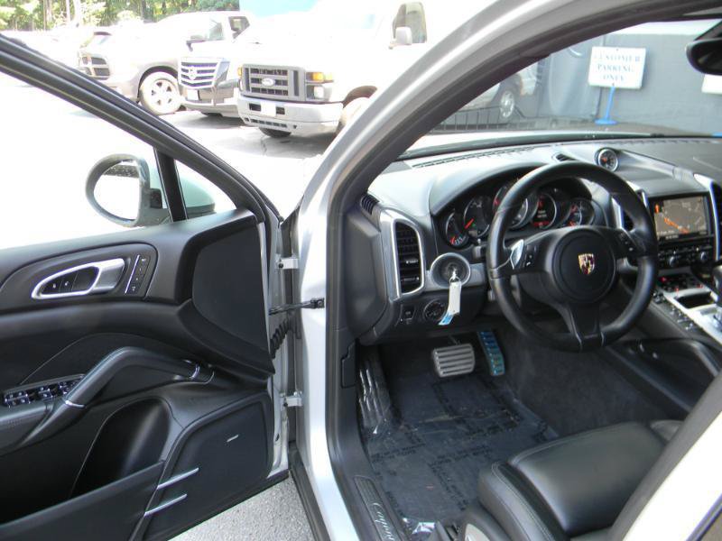 Used 2014 Porsche Cayenne S AWD/4WD image 16