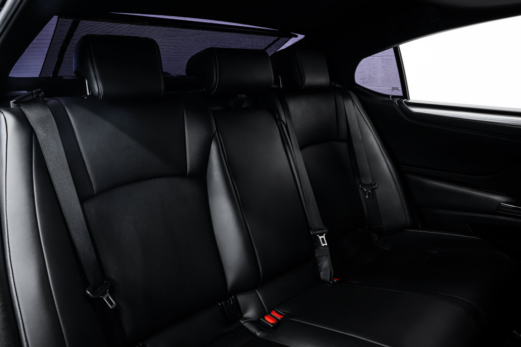 Used 2024 Lexus ES 300h F Sport w/ Accessory Package (Z2) FWD image 35