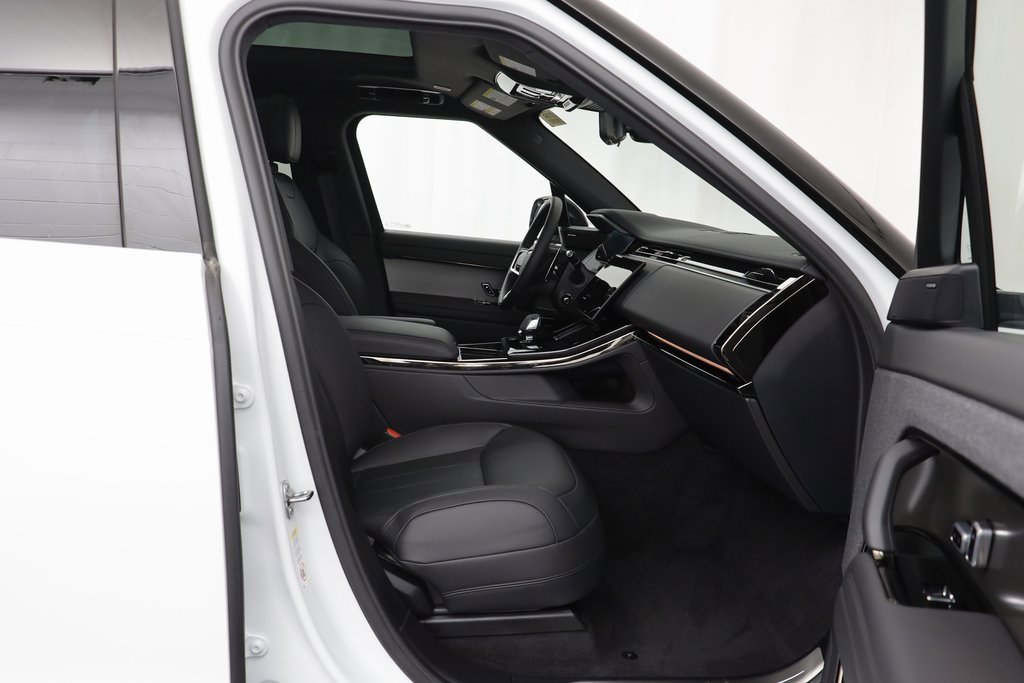Used 2025 Land Rover Range Rover Sport Dynamic SE image 20