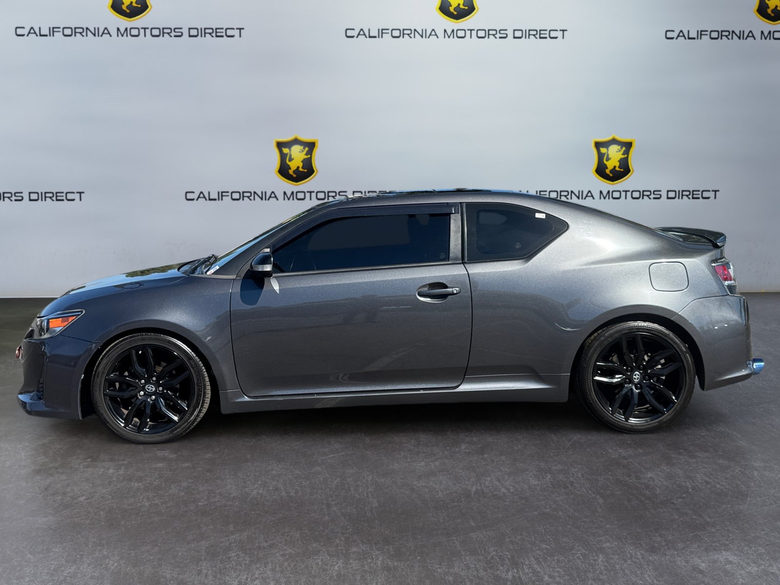 Used 2015 Scion tC FWD image 2