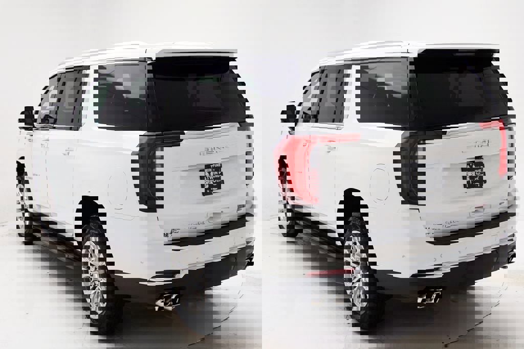 Used 2025 GMC Yukon XL Denali image 7