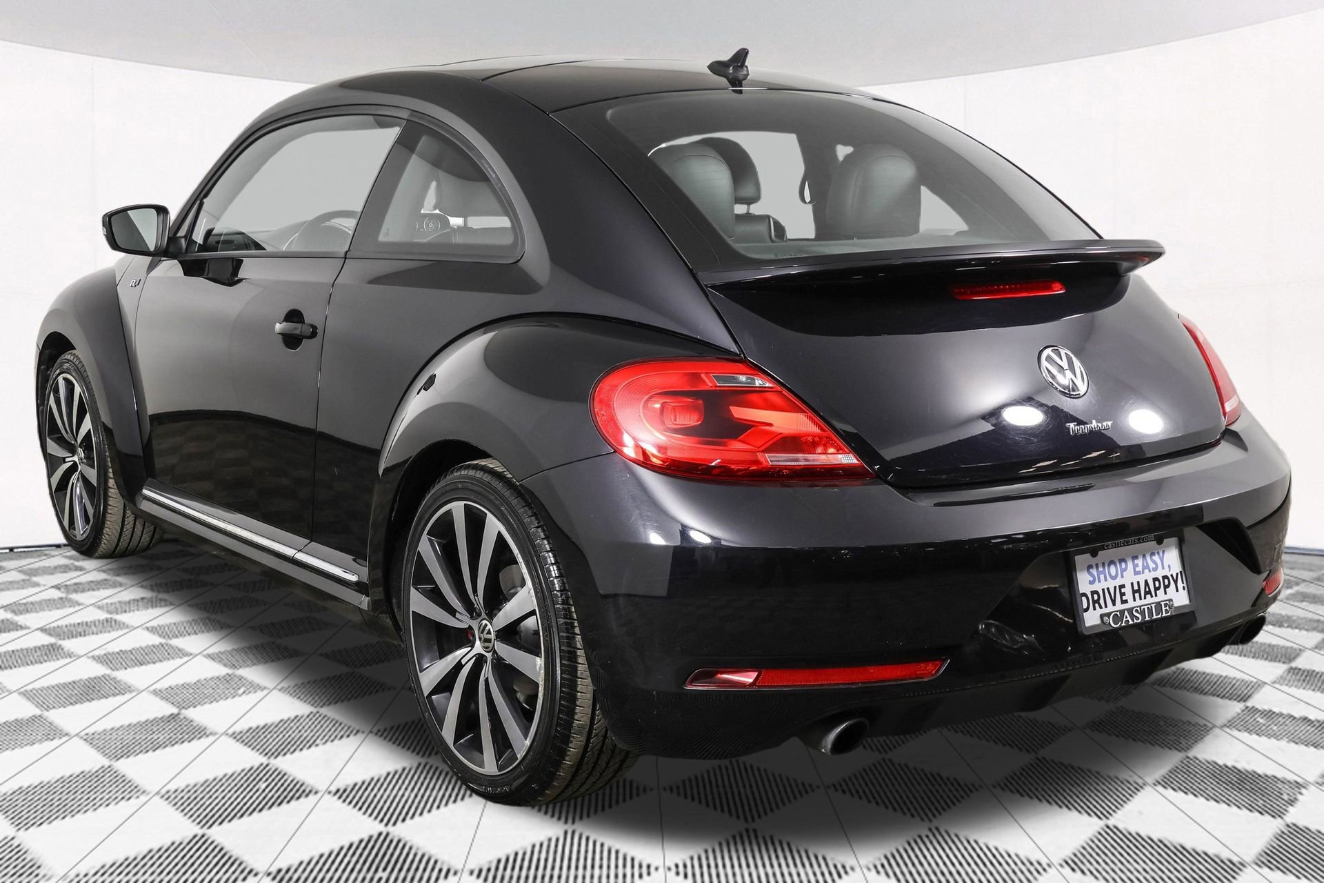 Used 2014 Volkswagen Beetle R-Line image 17