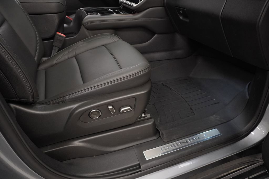 Used 2025 GMC Yukon Denali w/ Denali Reserve Package image 53