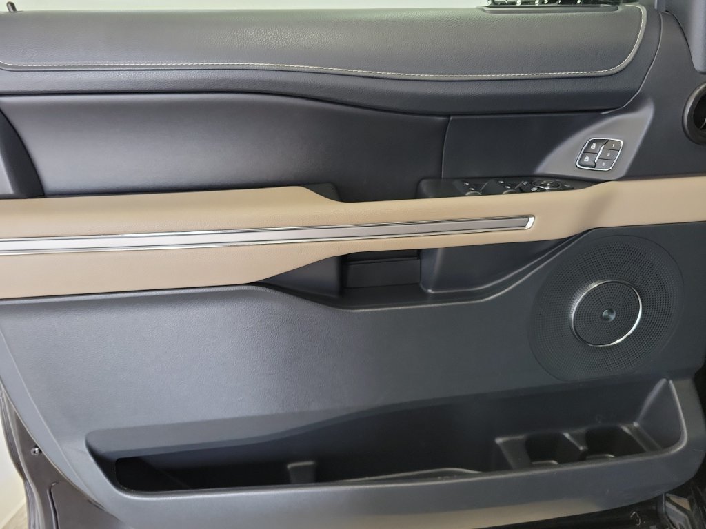 Used 2022 Ford Expedition Max Limited RWD image 23