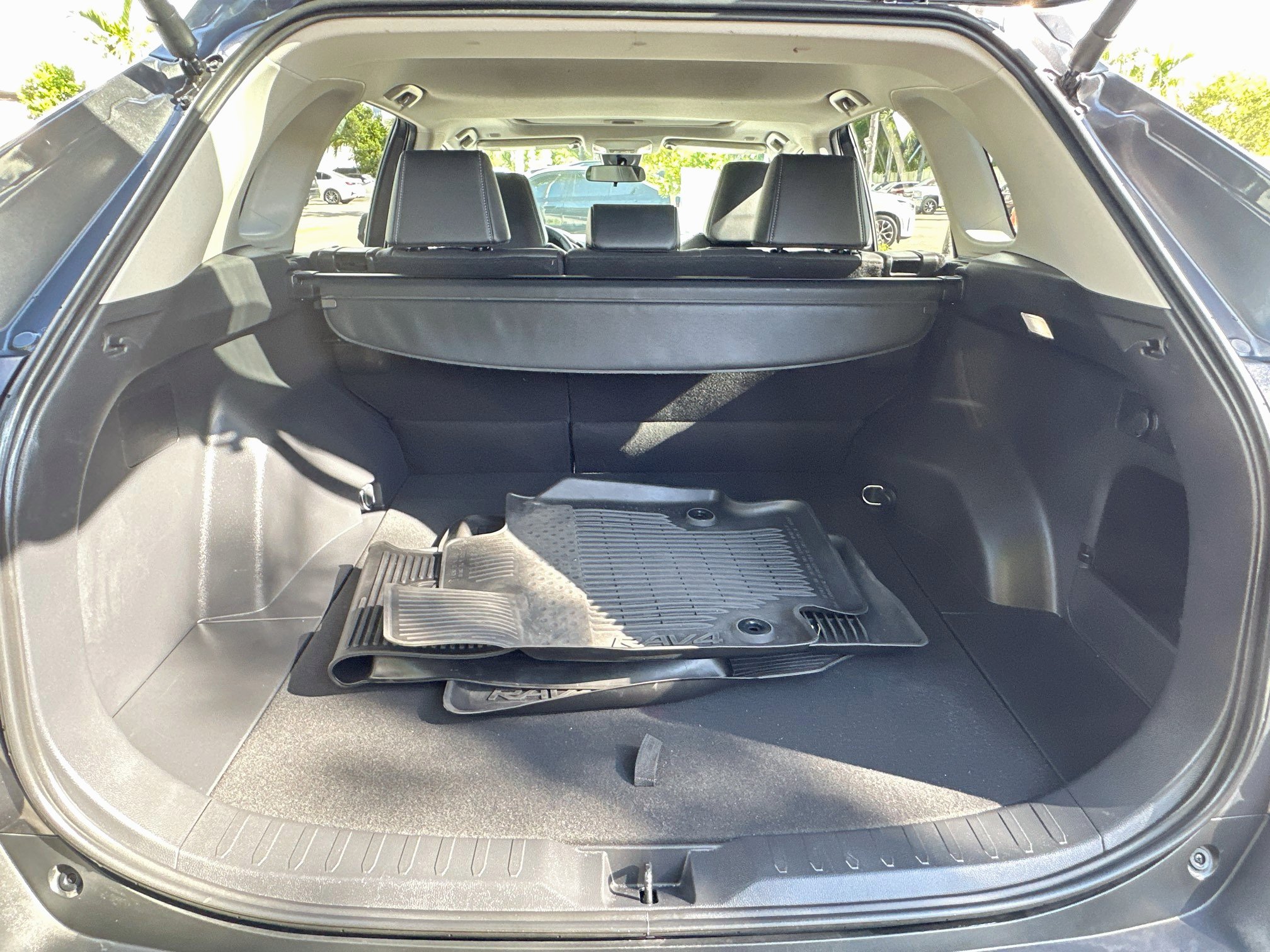 Used 2025 Toyota RAV4 XLE Premium FWD image 24