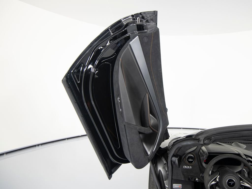 Used 2024 McLaren 750S Spider image 11