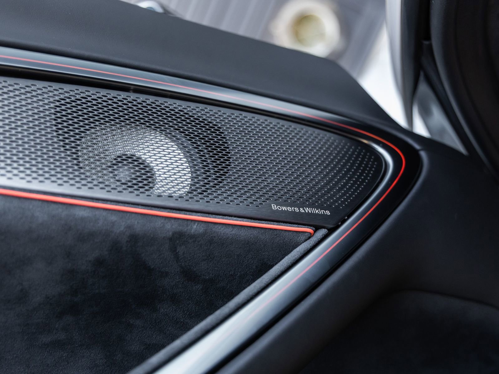 Used 2024 McLaren Artura image 24