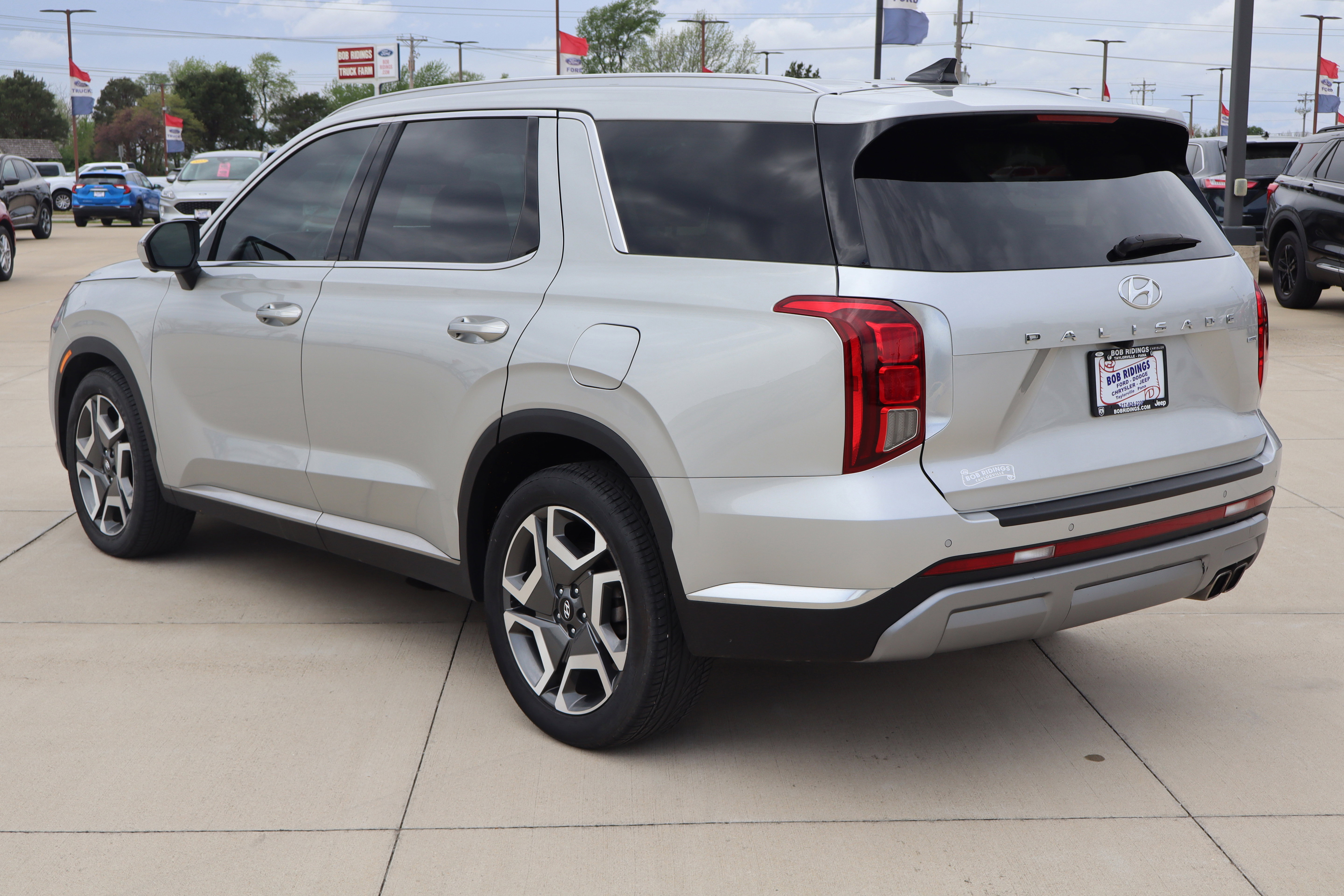 Used 2024 Hyundai Palisade Limited image 7