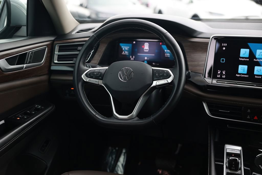 Used 2024 Volkswagen Atlas SEL AWD/4WD image 25