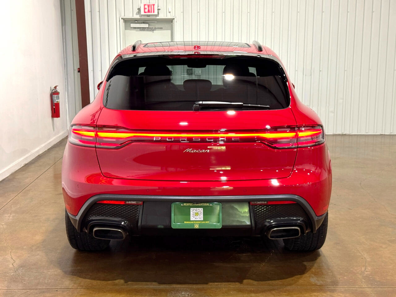 Used 2023 Porsche Macan image 6