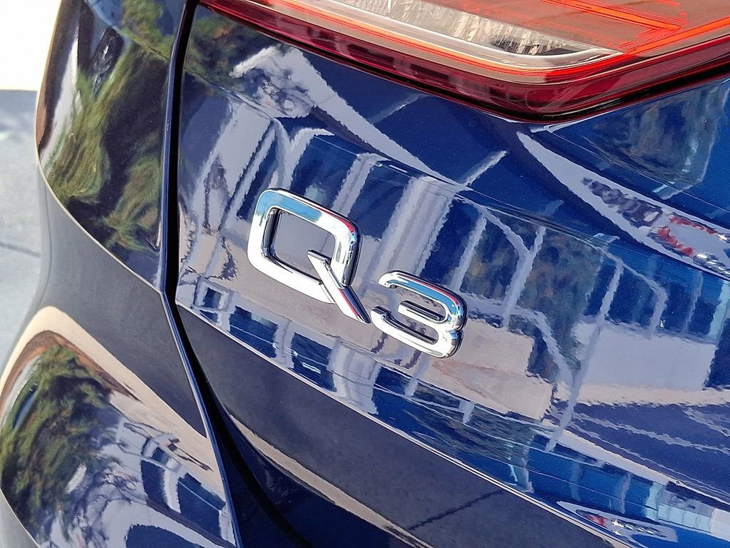 New 2025 Audi Q3 2.0T Premium image 23