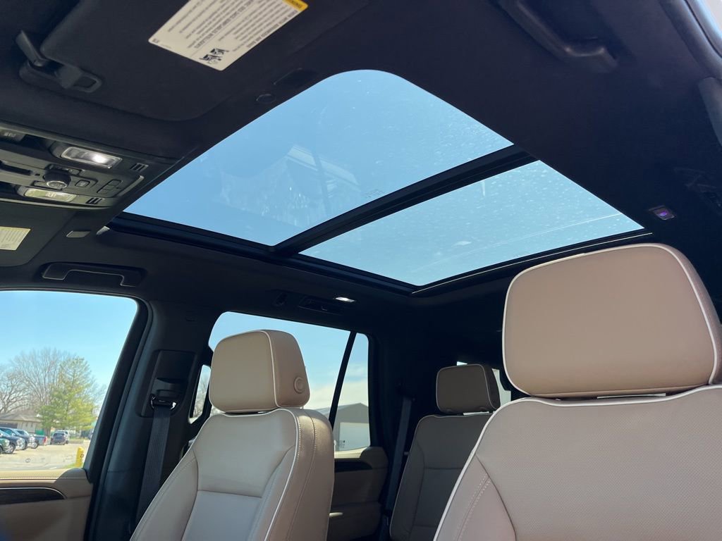 Used 2024 Chevrolet Tahoe Premier AWD/4WD image 13