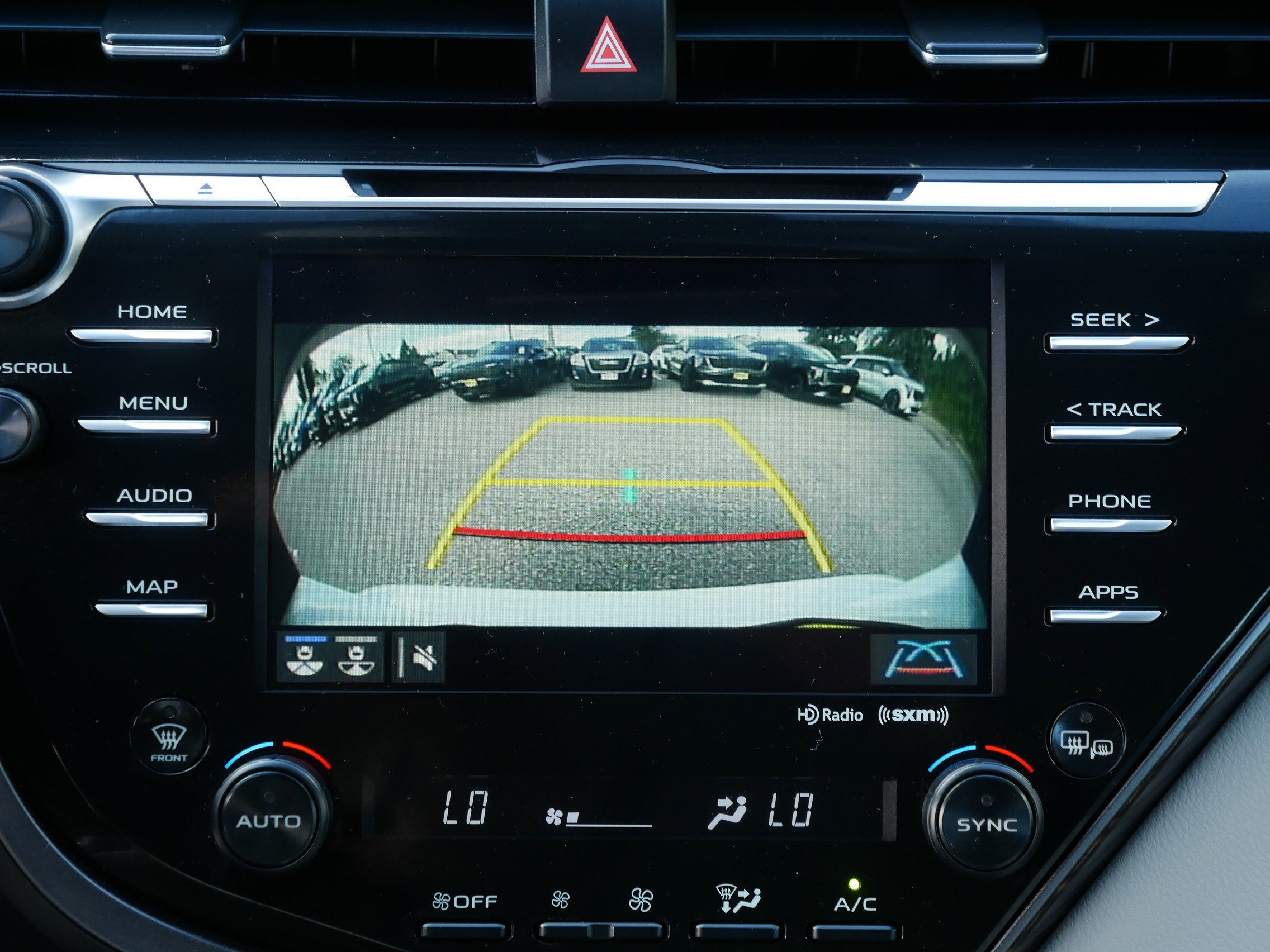 Used 2019 Toyota Camry XLE FWD image 27