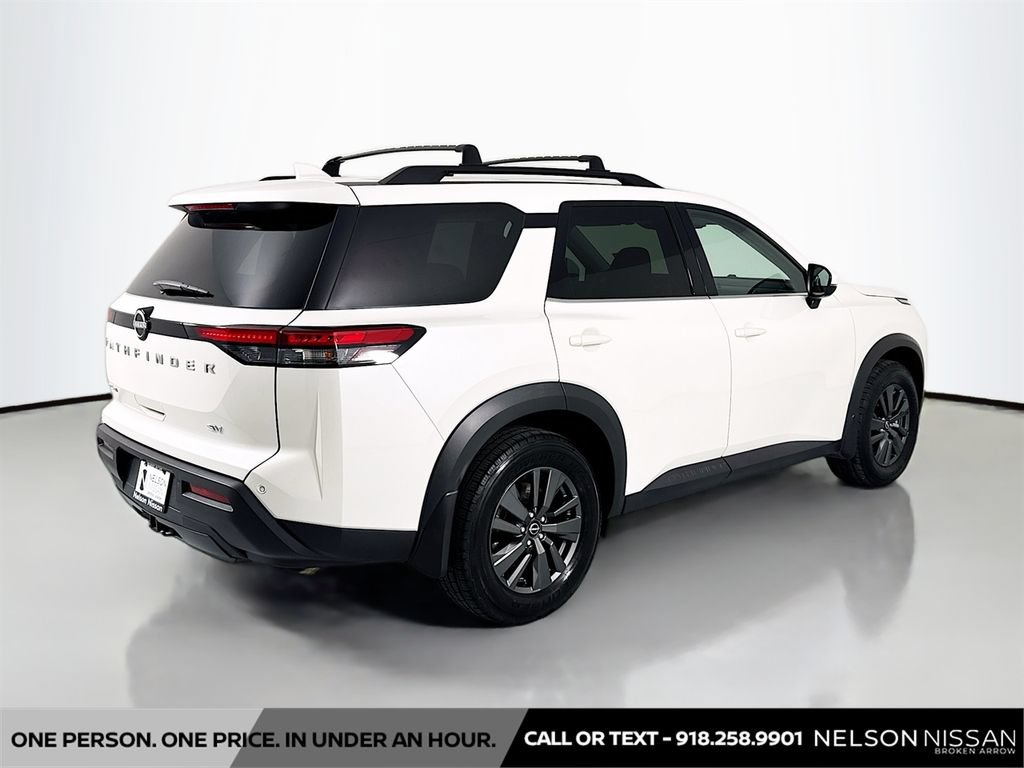 Used 2022 Nissan Pathfinder SV FWD image 5