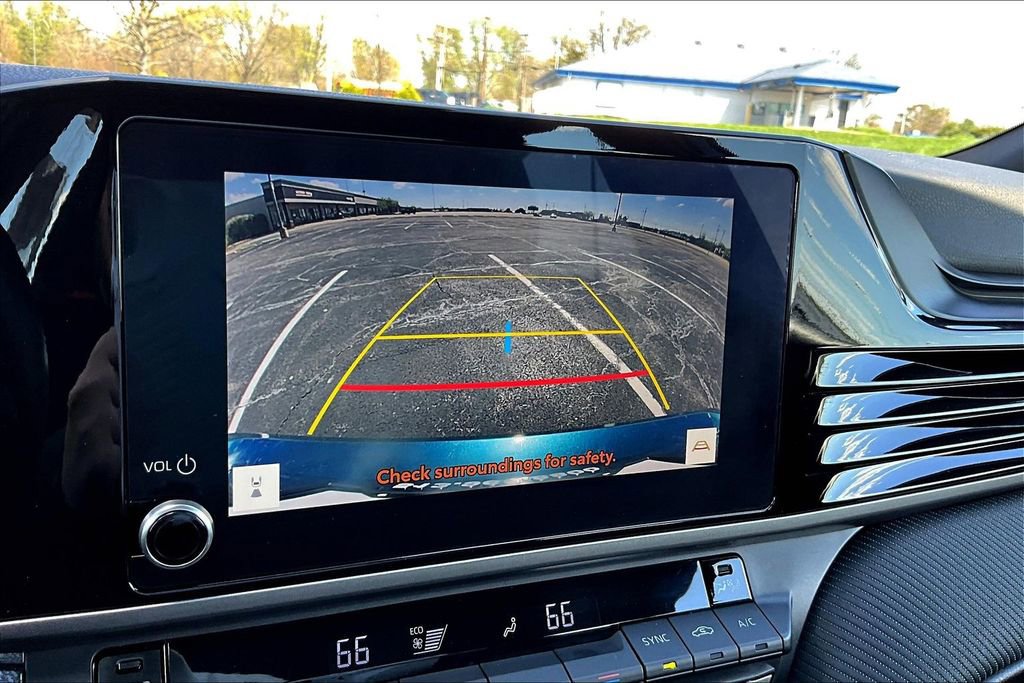 Used 2025 Toyota Camry SE image 21