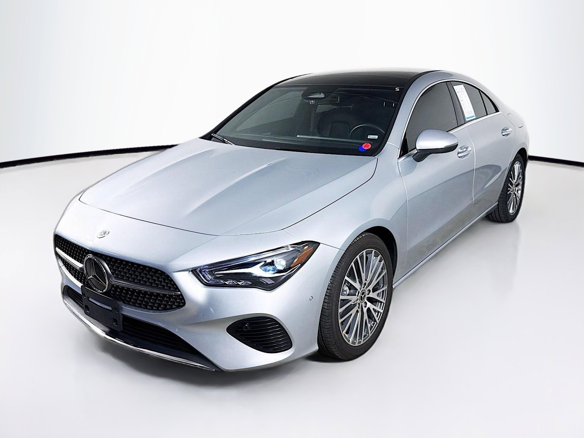 Used 2025 Mercedes-Benz CLA 250 4MATIC image 4