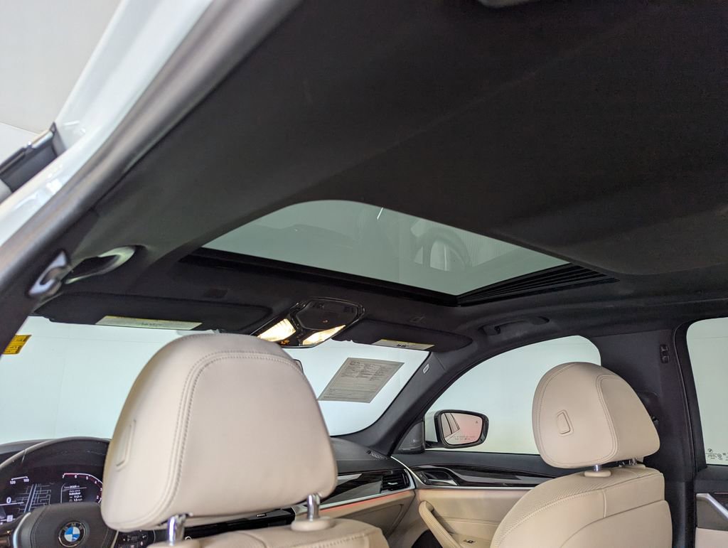 Used 2023 BMW 530i w/ Premium Package RWD image 13