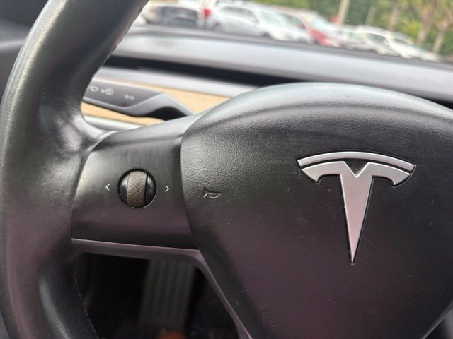 Used 2018 Tesla Model 3 Mid Range RWD image 17