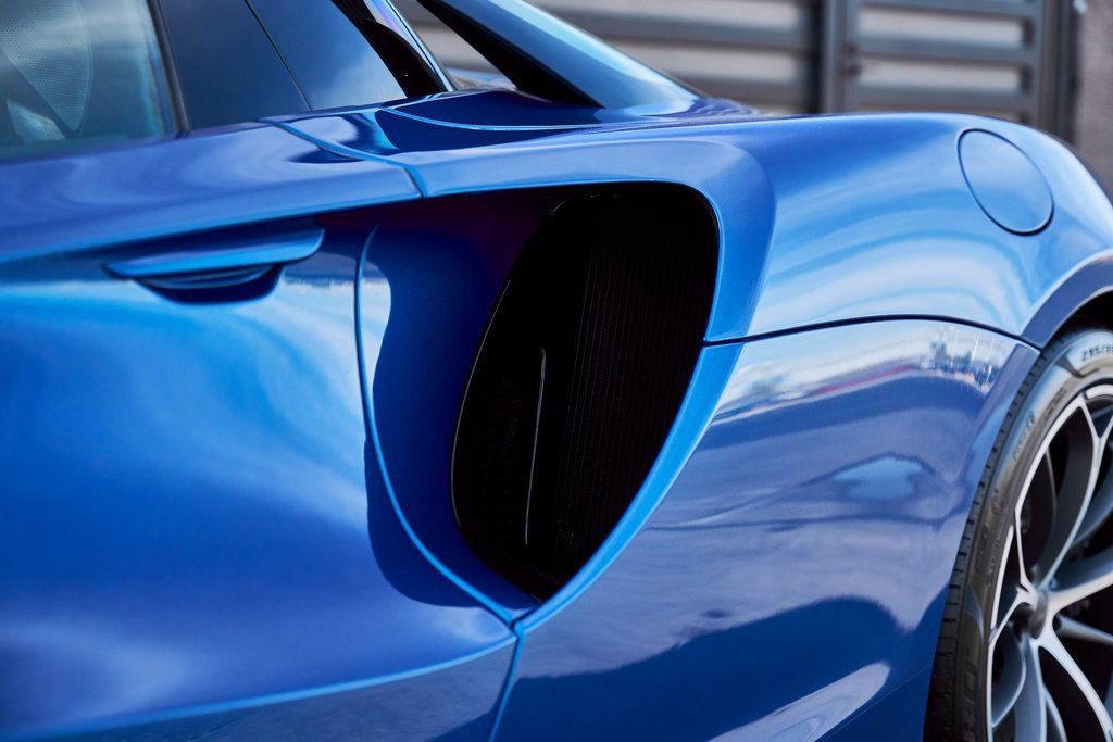 Used 2025 McLaren Artura Spider RWD image 12