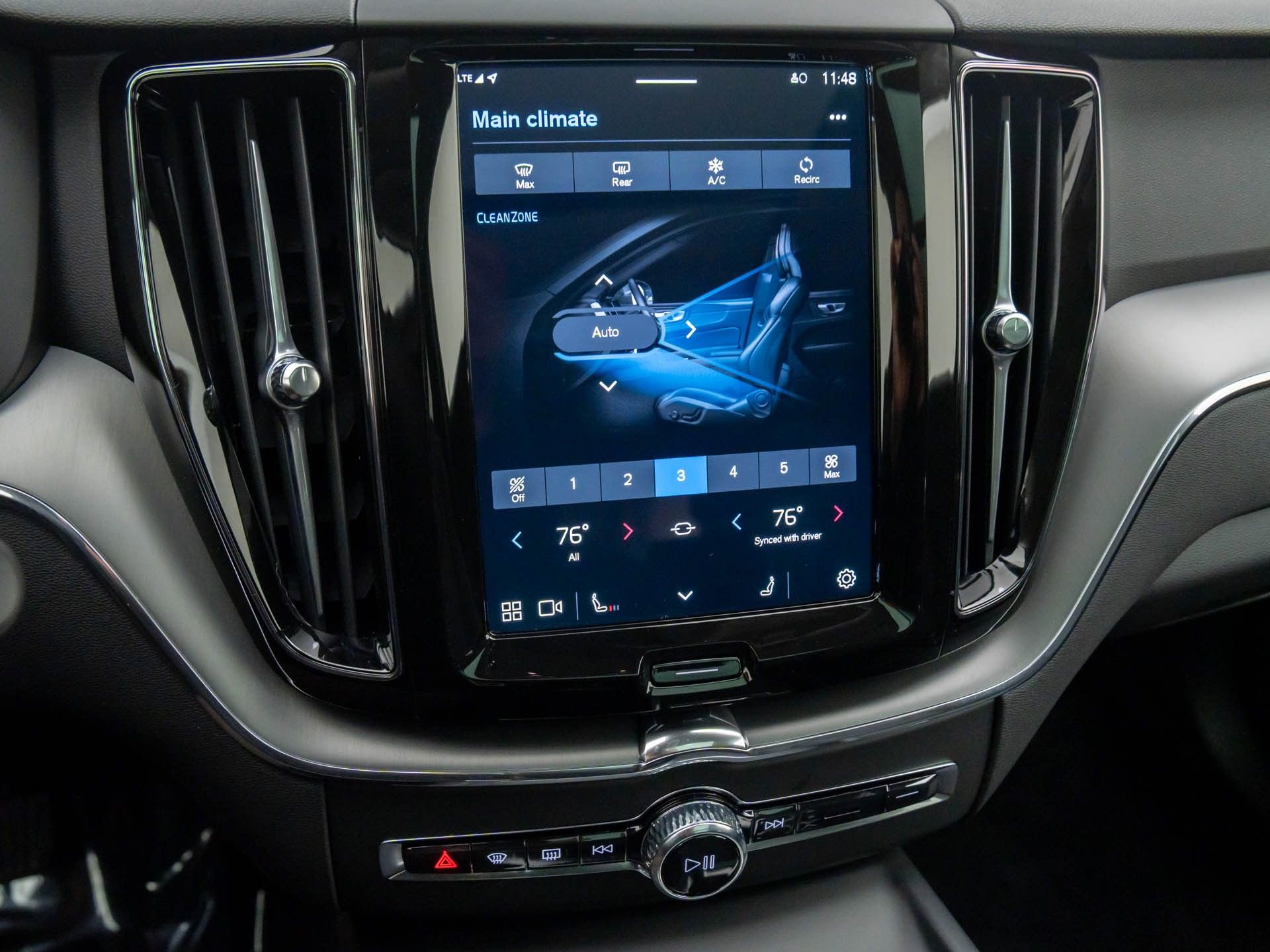 Used 2025 Volvo XC60 B5 Core w/ Protection Package Premier image 27