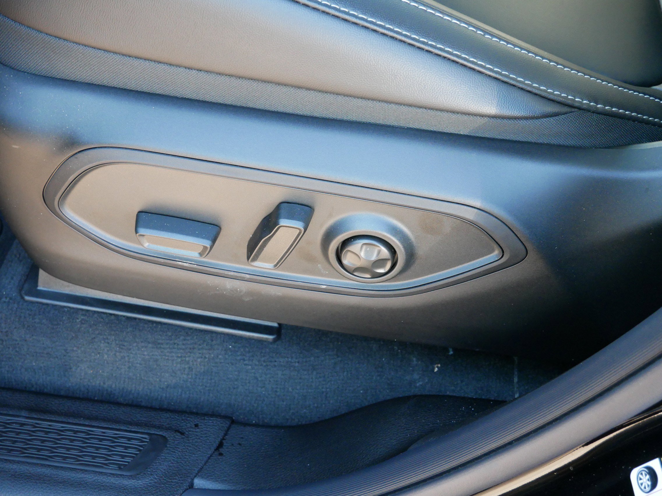 New 2026 Jeep Grand Cherokee Limited w/ Limited Altitude Package image 13