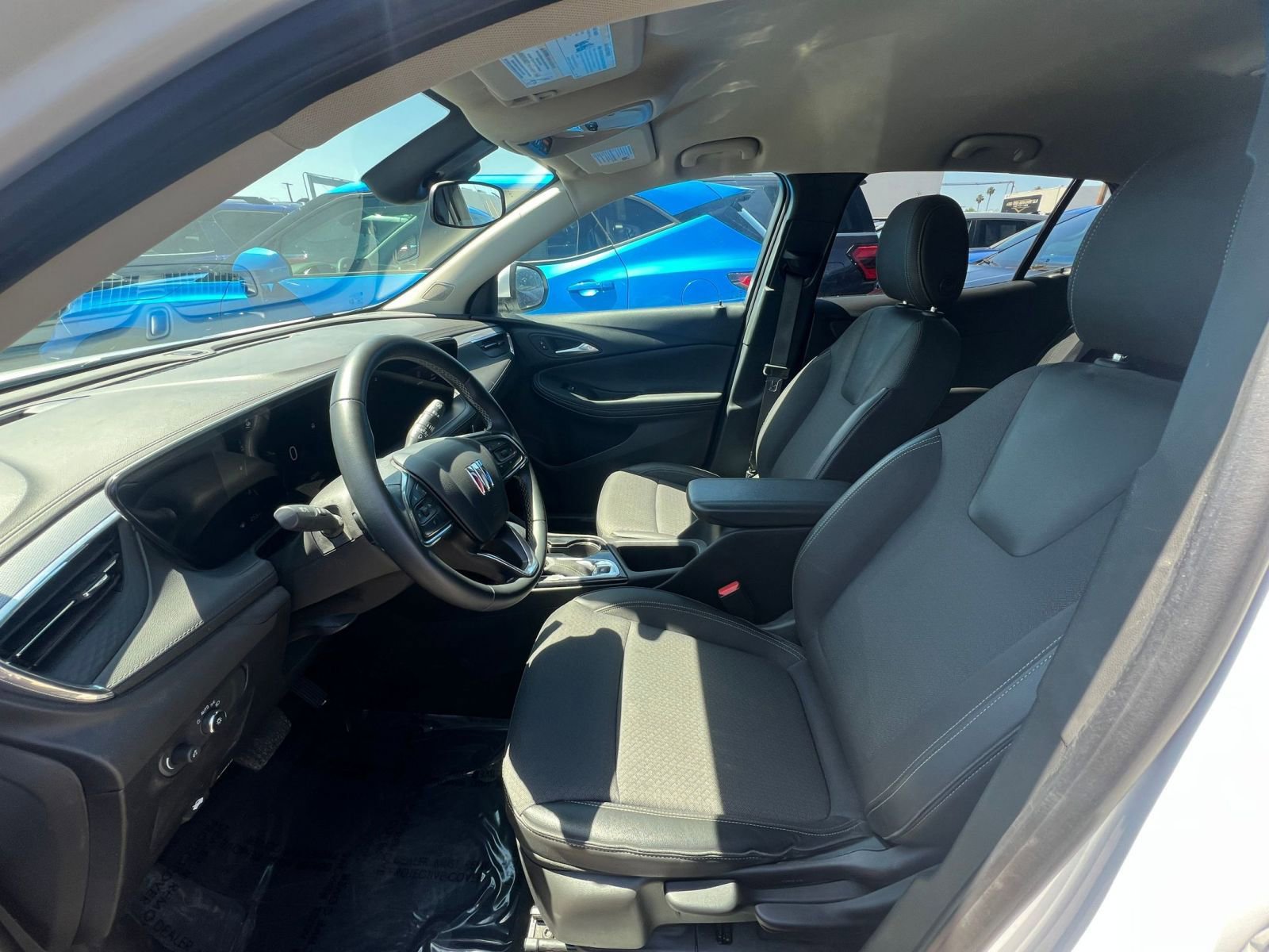 Used 2025 Buick Encore GX Preferred FWD image 27