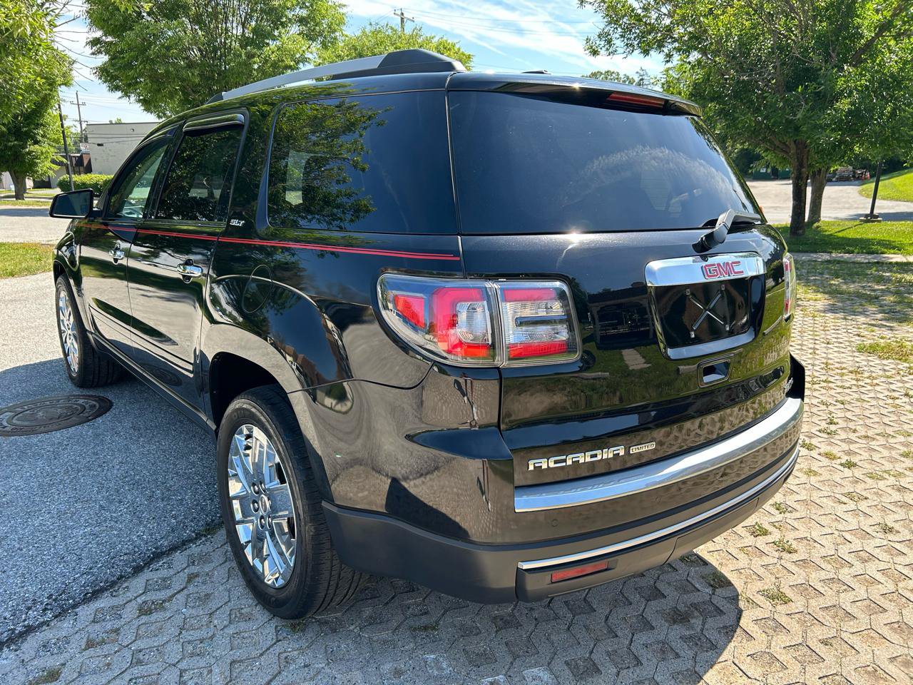 Used 2017 GMC Acadia Limited SLT AWD/4WD image 7