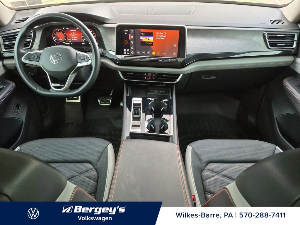 Used 2024 Volkswagen Atlas Peak Edition SEL AWD/4WD image 38