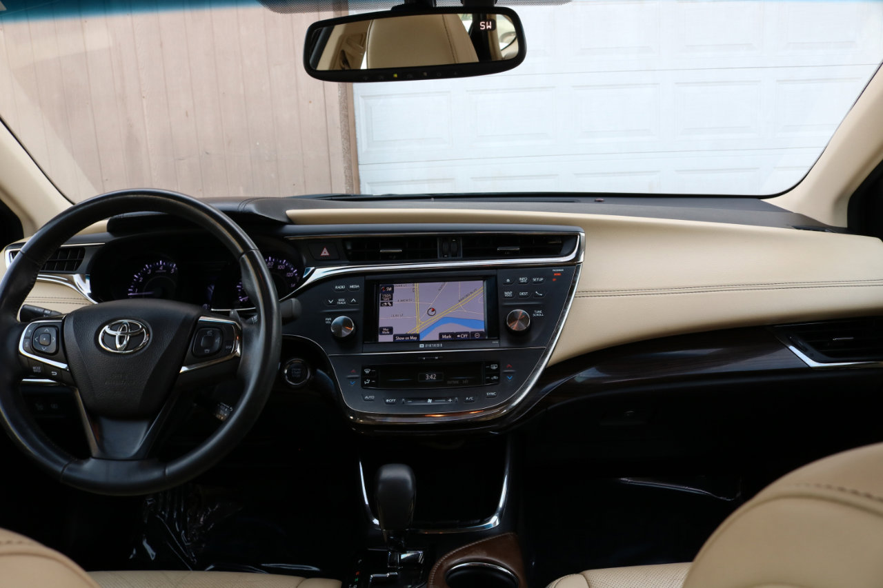 Used 2014 Toyota Avalon Limited image 39