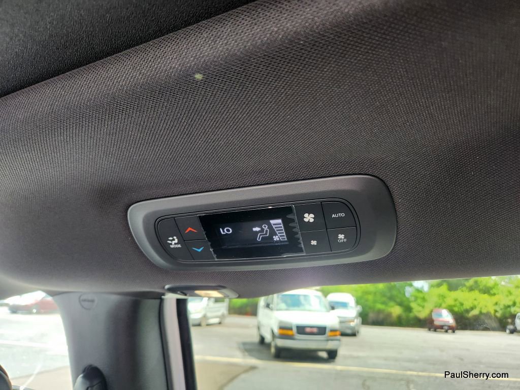 New 2026 Chrysler Pacifica Select image 42