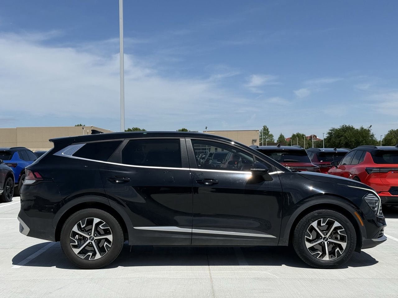 Used 2024 Kia Sportage EX FWD image 3