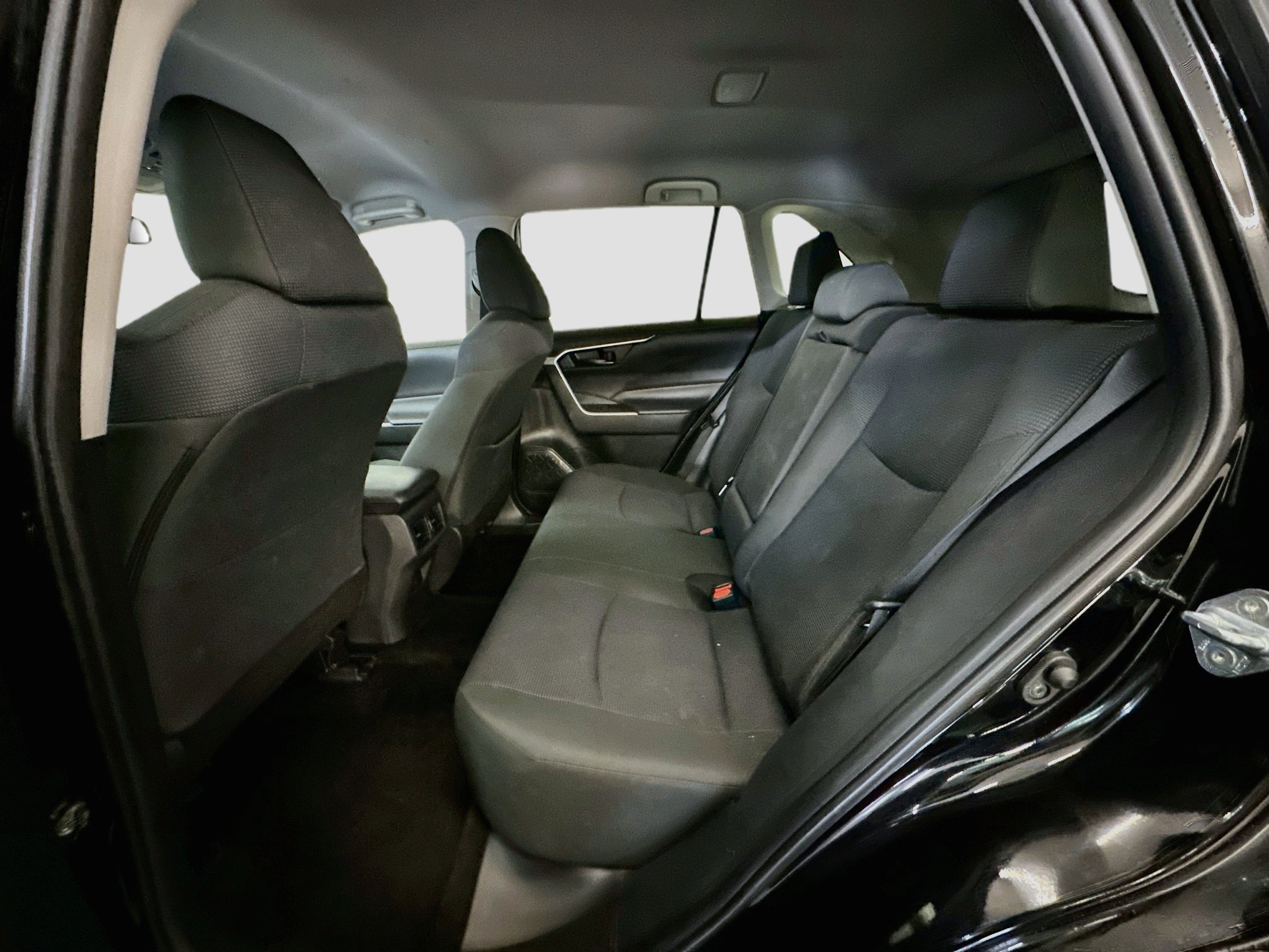 Used 2025 Toyota RAV4 LE AWD/4WD image 29