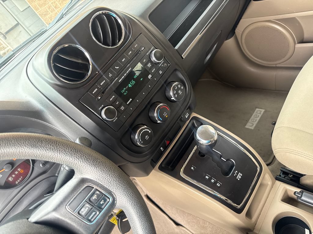 Used 2015 Jeep Patriot Sport w/ Power Value Group FWD image 16