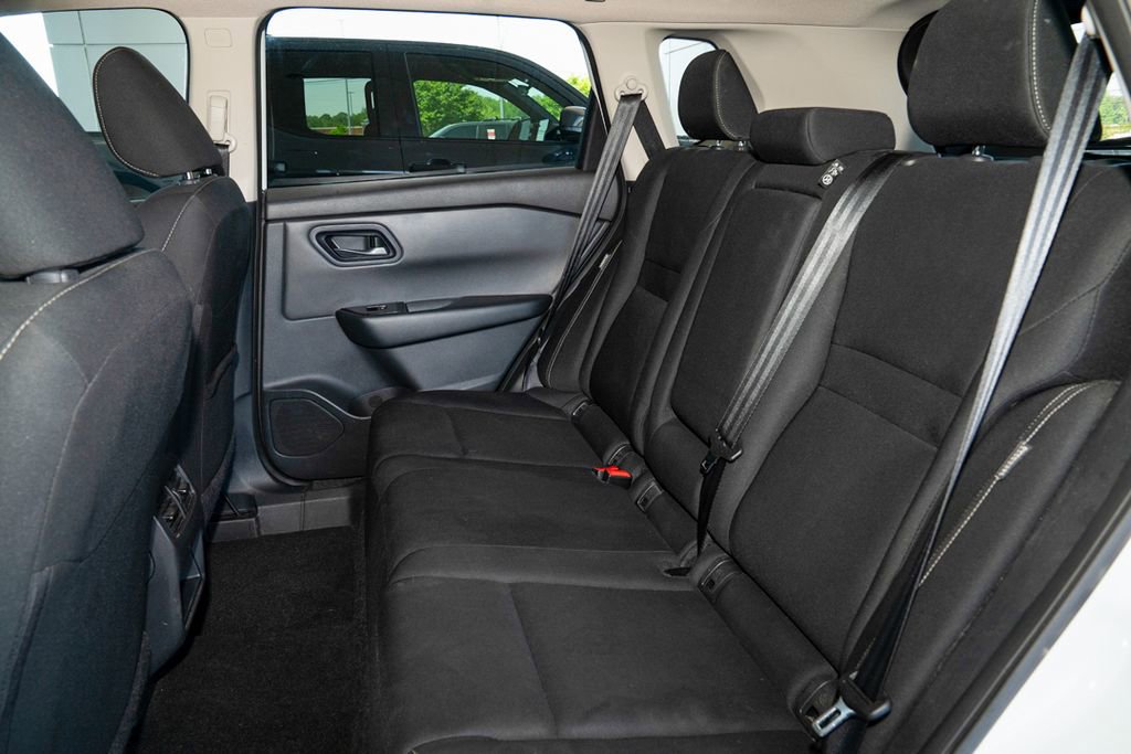 Used 2024 Nissan Rogue S AWD/4WD image 15